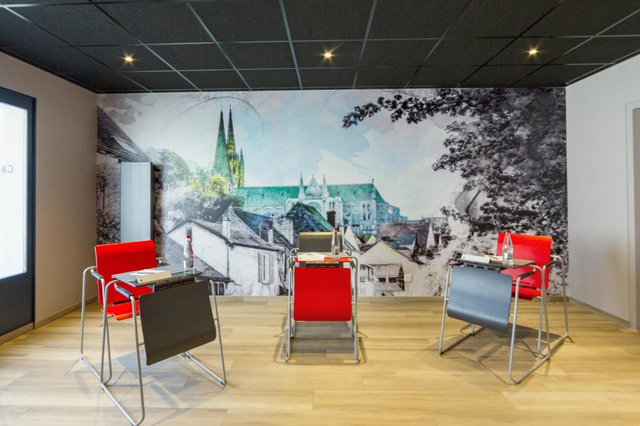 Campanile Chartres Hotell Eksteriør bilde