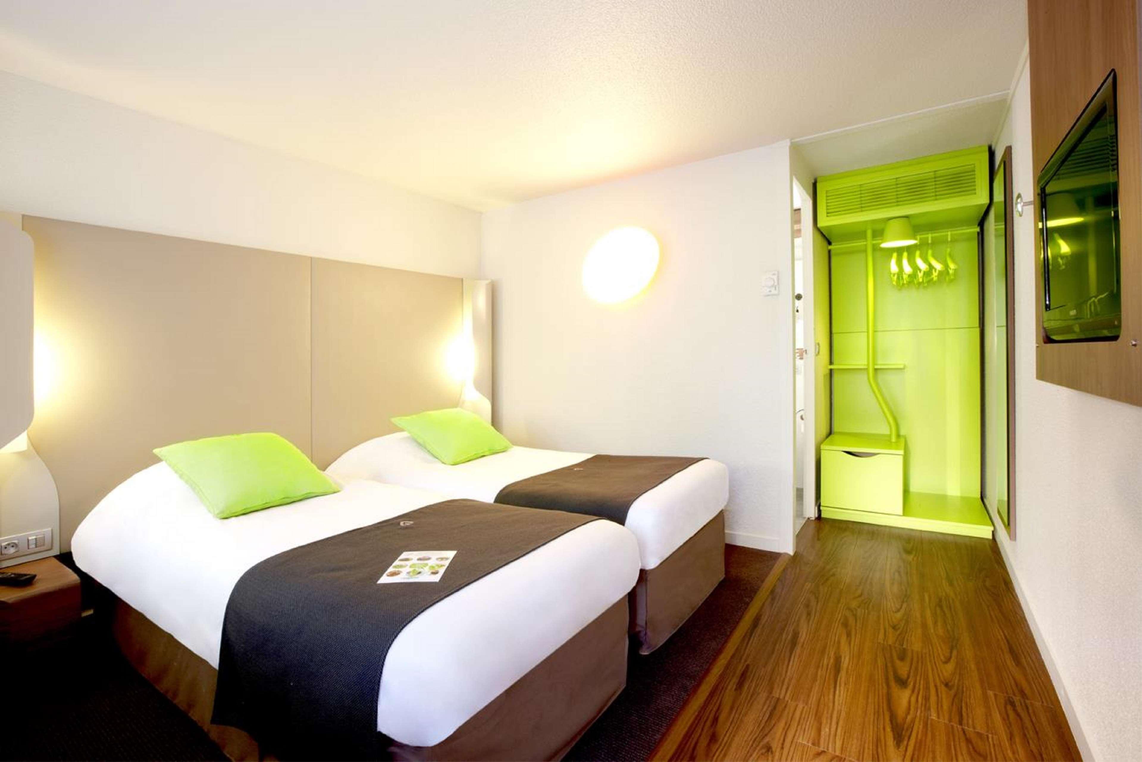 Campanile Chartres Hotell Eksteriør bilde