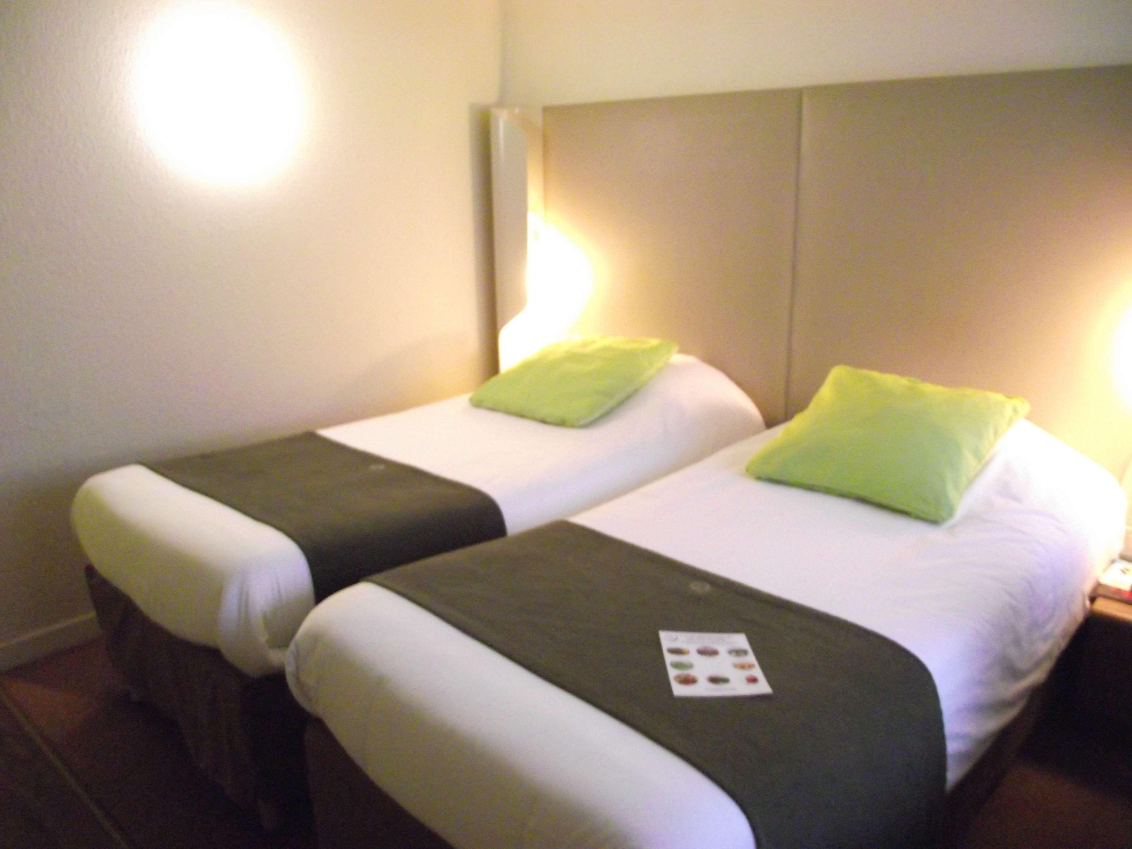 Campanile Chartres Hotell Eksteriør bilde