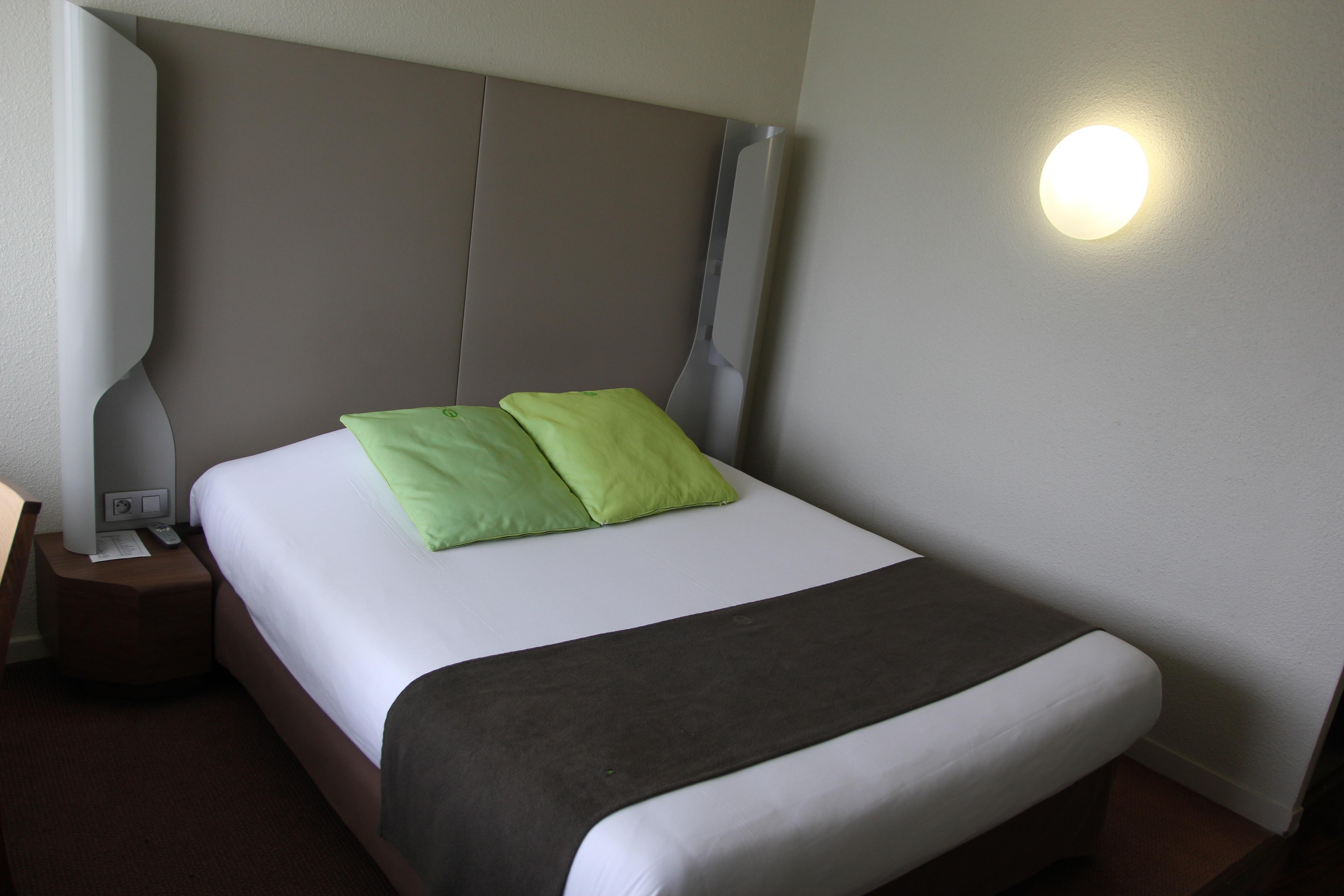 Campanile Chartres Hotell Eksteriør bilde
