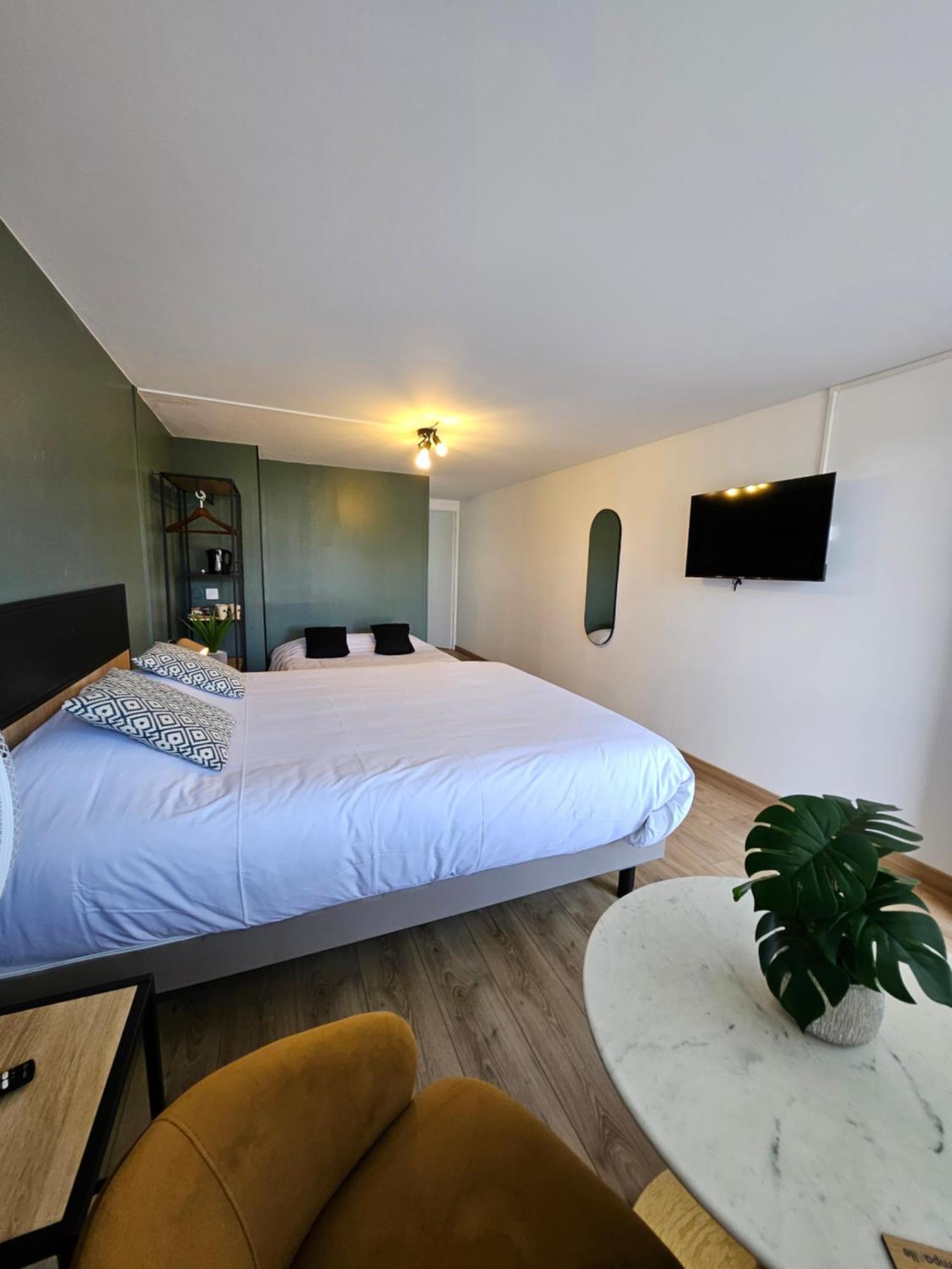 Campanile Chartres Hotell Eksteriør bilde